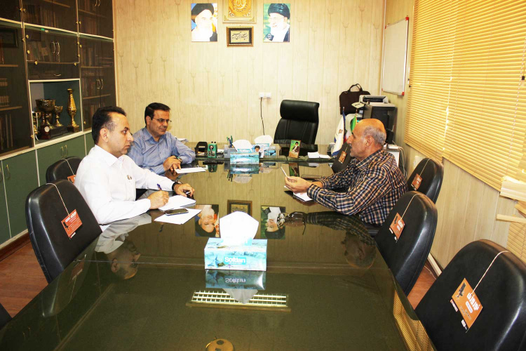 نشست دکتر اسکندری سرپرست واحد استانی بوشهر با نماینده شرکت سروش