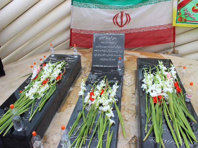 غباروبی از مزار شهدای گمنام