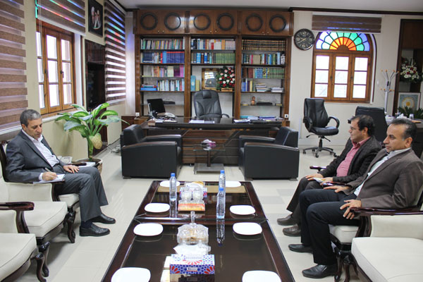 دیدار رئیس دانشگاه جامع علمی کاربردی استان بوشهر با استاندار بوشهر