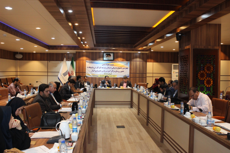 نشست هم اندیشی چهارمین جشنواره اشتغال و توسعه کارآفرینی دانشگاه با حضور روسای مراکز آموزش علمی کاربردی استان ۱۳۹۷/۰۸/۲۳
