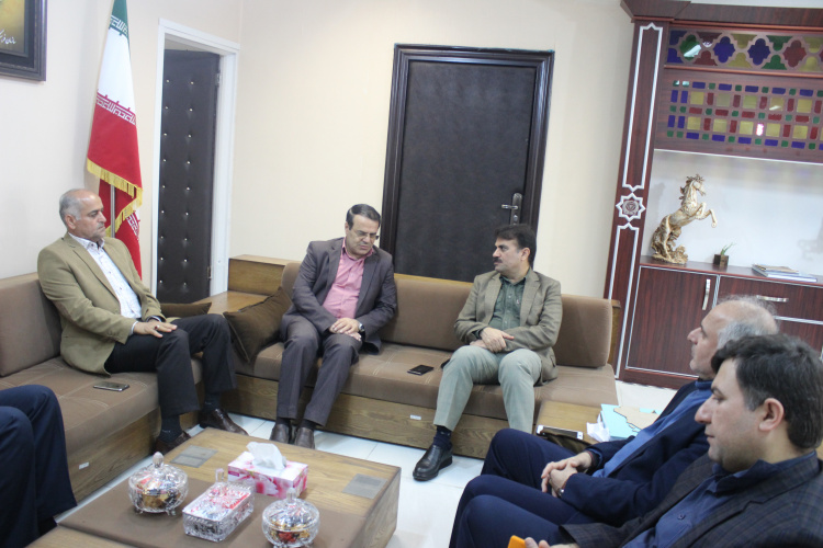 دیدار ریاست دانشگاه و مدیران مرکز آموزش علمی کاربردی همیاری شهرداری ها با شهردار بوشهر