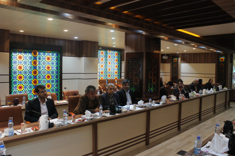 برگزاری کارگاه آموزش خود اشتغالی و کارآفرینی دانشجویان شاهد و ایثارگر