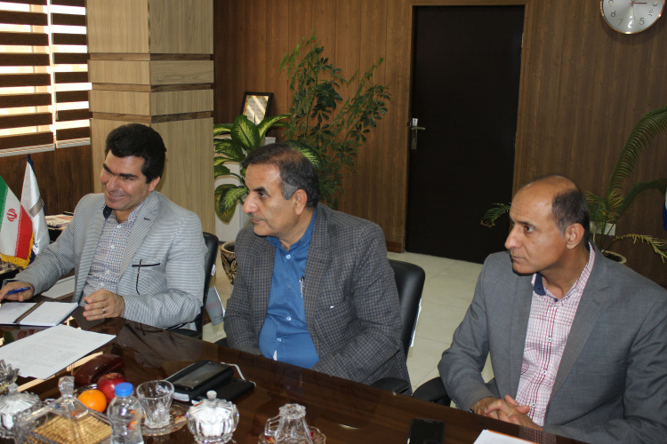 تقدیر و تشکر از بانوان واحد استانی به مناسبت بزرگداشت روز زن و برگزاری همزمان جلسه هماهنگی مناظرات دانشجویی