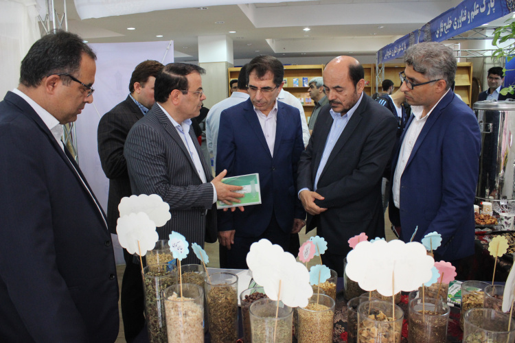 برپایی غرفه دانشگاه در نمایشگاه دستاوردهای پژوهش ، فناوری و فن بازار به میزبانی دانشگاه خلیج فارس