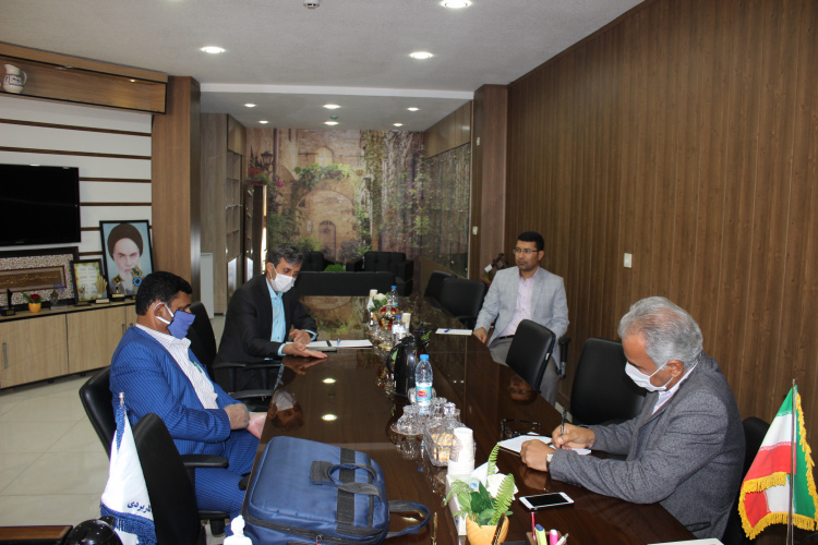 نشست سرپرست دانشگاه با مسئولین تعاونی صیادان و اداره کار ، تعاون و رفاه اجتماعی استان بوشهر