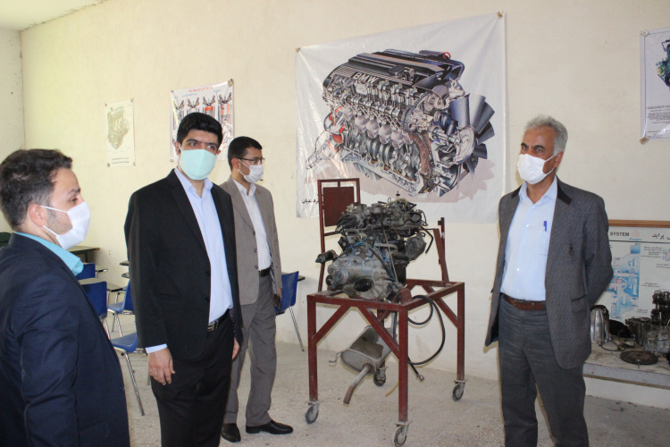 بازدید سرپرست واحد استانی و هیئت همراه از مرکز آموزش علمی کاربردی گروه صنعتی پلیمر