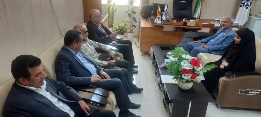 نشست سرپرست مرکز آموزش علمی کاربردی سازمان همیاری شهرداری های استان بوشهر با نماینده مردم شریف دشتی و تنگستان در مجلس شورای اسلامی