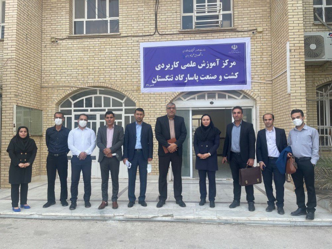 بازدید و نشست رئیس دانشگاه جامع علمی کاربردی استان بوشهر با مدرسان مرکز کشت و صنعت پاسارگاد تنگستان