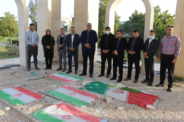 برگزاری آئین غبارروبی و عطرافشانی گلزار مطهر شهدای گمنام به مناسبت دهه مبارک فجر