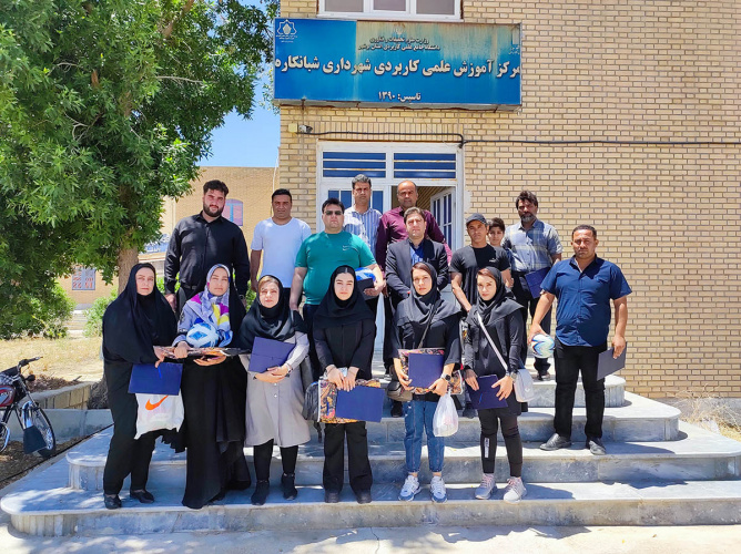 تجلیل از مربیان ورزشی شبانکاره توسط رئیس مرکز آموزش علمی کاربردی شهرداری شبانکاره