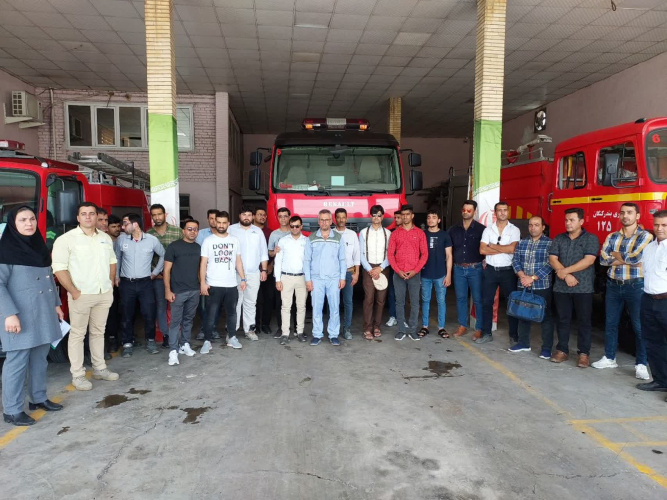 بازدید علمی دانشجویان رشته اطفای حریق مرکز کنگان از ایستگاه آتش نشانی