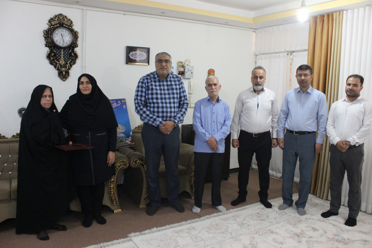 دیدار و تجلیل از خانواده معظم شهید رضا دهقانی (از شهدای ناوچه کنارک)